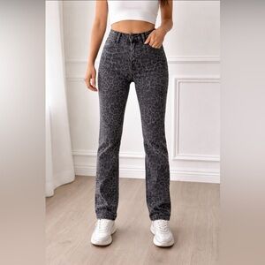 Bold Elements Cut To Curve Charcoal Leopard Print Skinny Jeans Size 4